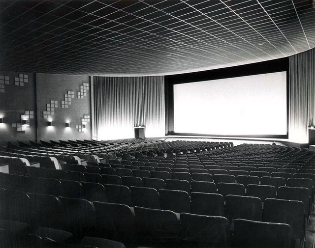 Flint Cinema - OLD PHOTO FROM CINEMA TREASURES (newer photo)